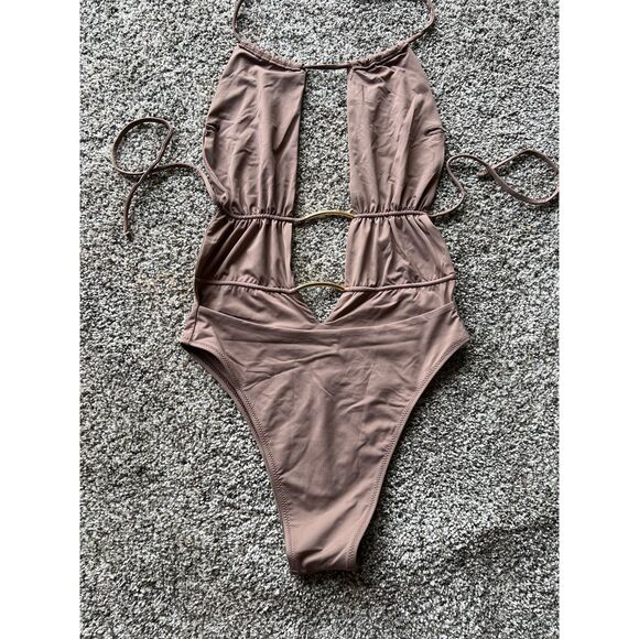 Scorpios swimsuit - Picture 3 of 4